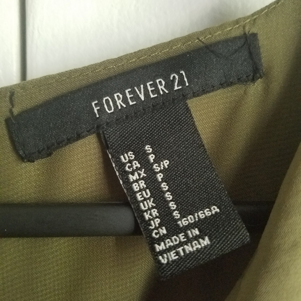 F21 romper - Picture 3 of 3